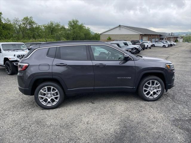 2024 Jeep Compass COMPASS LATITUDE LUX 4X4