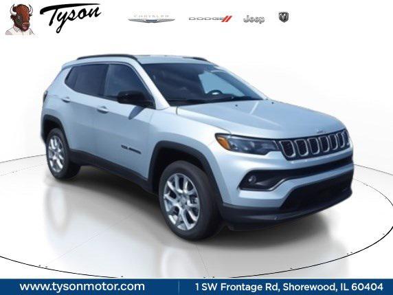 2024 Jeep Compass COMPASS LATITUDE LUX 4X4