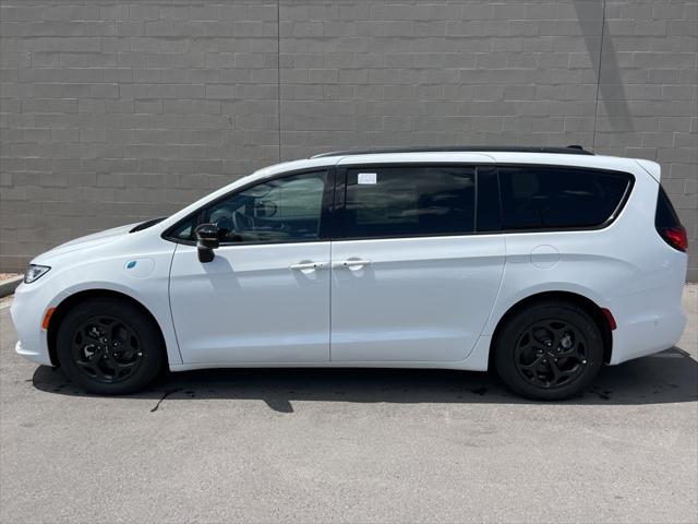 2024 Chrysler Pacifica Hybrid PACIFICA PLUG-IN HYBRID PREMIUM S APPEARANCE