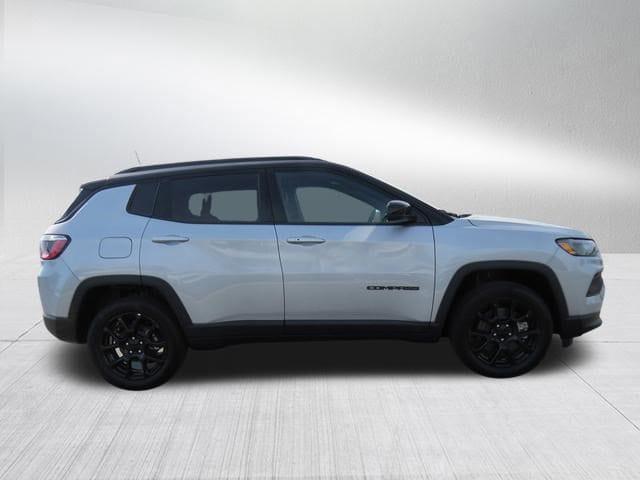 2024 Jeep Compass COMPASS LATITUDE 4X4