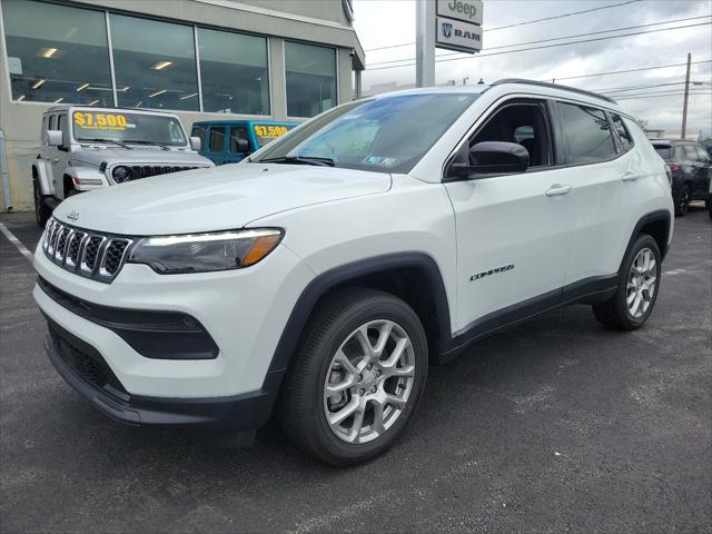 2024 Jeep Compass COMPASS LATITUDE LUX 4X4