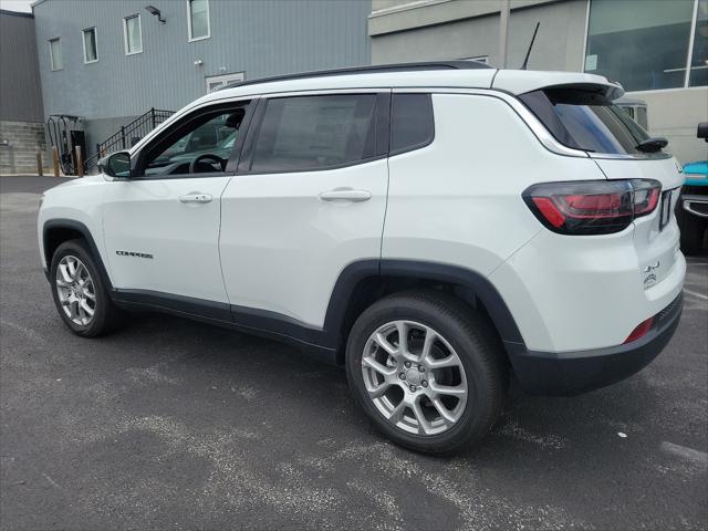 2024 Jeep Compass COMPASS LATITUDE LUX 4X4