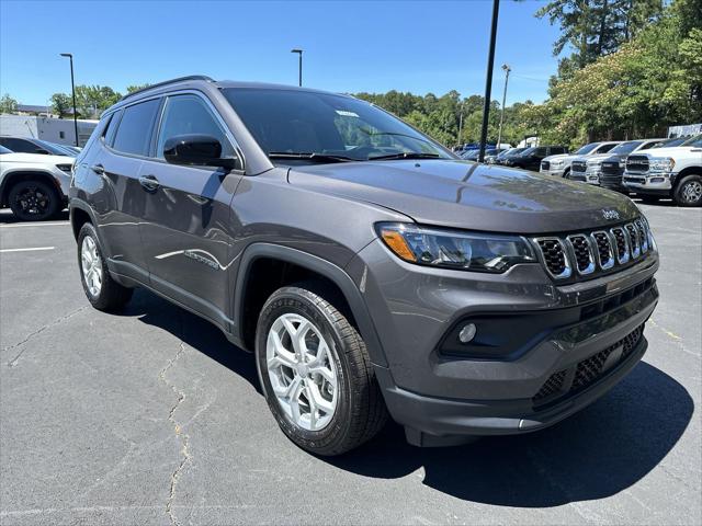 2024 Jeep Compass COMPASS LATITUDE 4X4