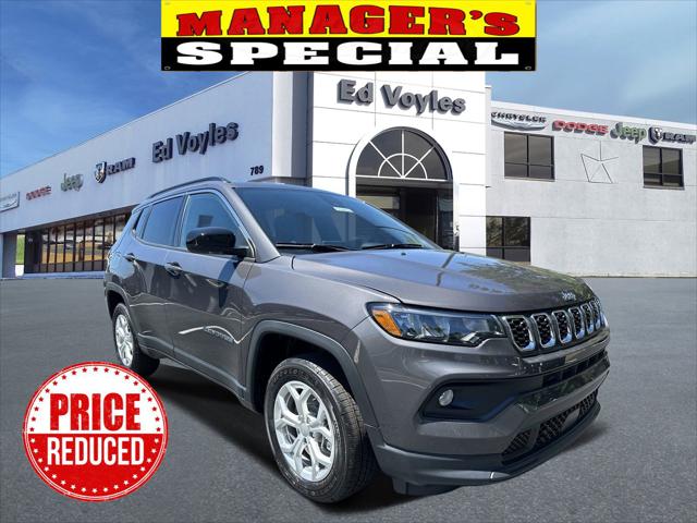 2024 Jeep Compass COMPASS LATITUDE 4X4