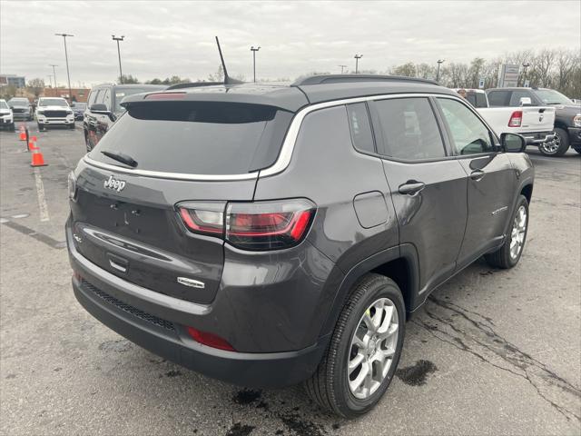 2024 Jeep Compass COMPASS LATITUDE LUX 4X4