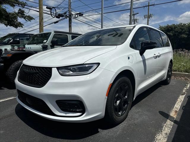 2024 Chrysler Pacifica Hybrid PACIFICA PLUG-IN HYBRID S APPEARANCE