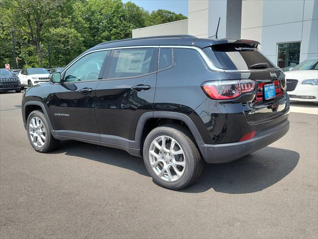 2024 Jeep Compass COMPASS LATITUDE LUX 4X4