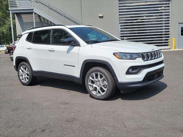 2024 Jeep Compass COMPASS LATITUDE LUX 4X4