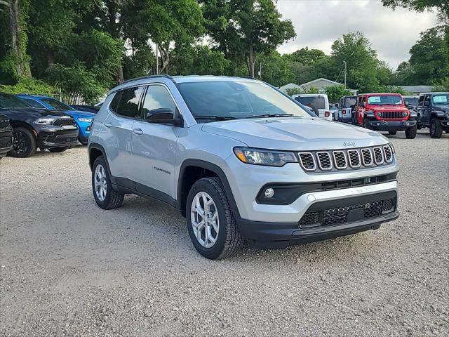 2024 Jeep Compass COMPASS LATITUDE 4X4