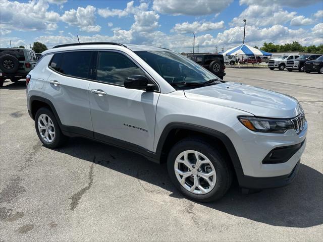 2024 Jeep Compass COMPASS LATITUDE 4X4