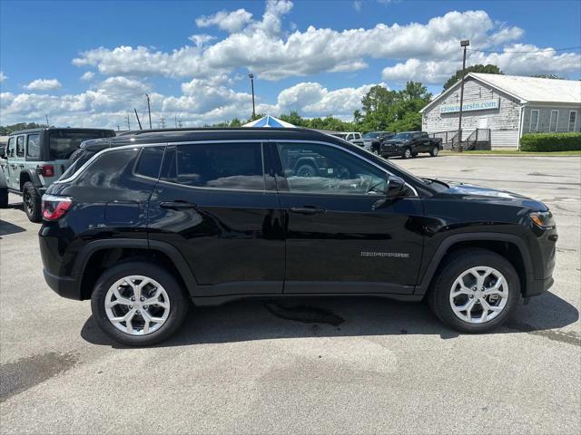 2024 Jeep Compass COMPASS LATITUDE 4X4