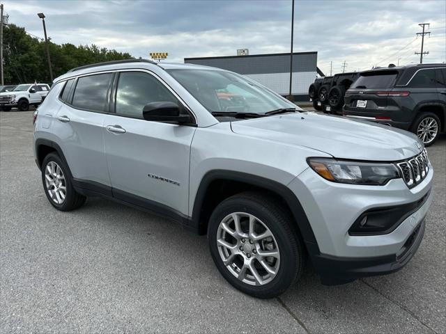 2024 Jeep Compass COMPASS LATITUDE LUX 4X4