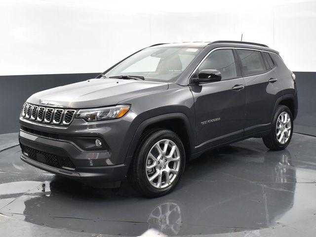 2024 Jeep Compass COMPASS LATITUDE LUX 4X4