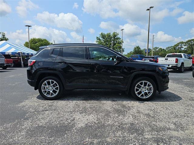 2024 Jeep Compass COMPASS LATITUDE LUX 4X4