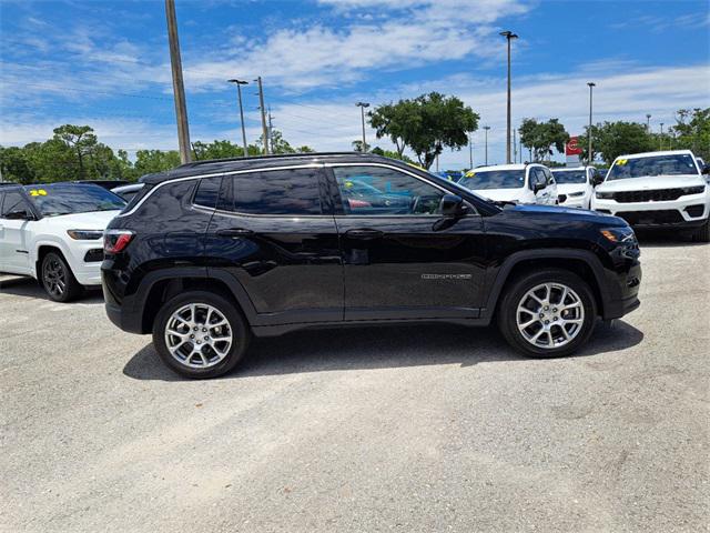 2024 Jeep Compass COMPASS LATITUDE LUX 4X4