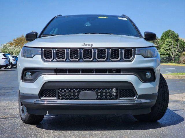 2024 Jeep Compass COMPASS LATITUDE 4X4