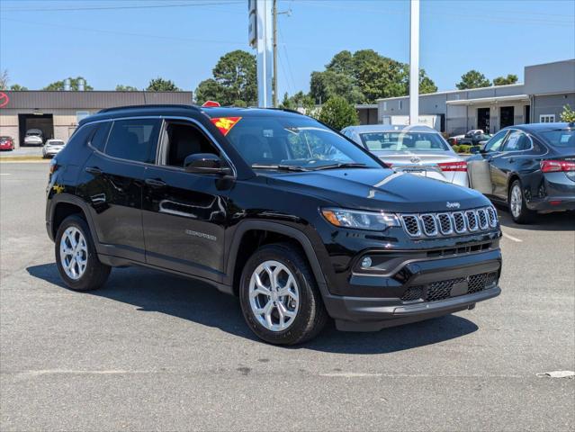 2024 Jeep Compass COMPASS LATITUDE 4X4