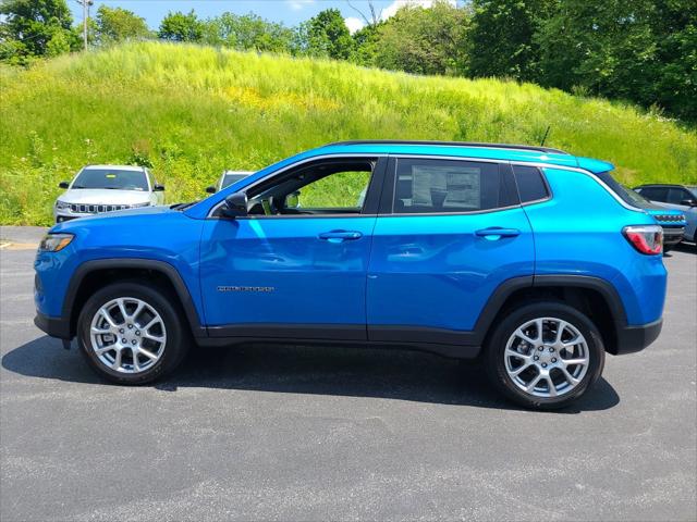 2024 Jeep Compass COMPASS LATITUDE LUX 4X4