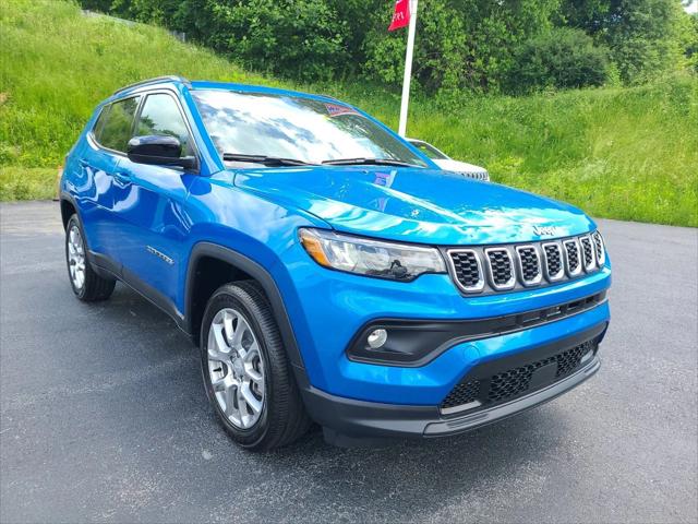 2024 Jeep Compass COMPASS LATITUDE LUX 4X4