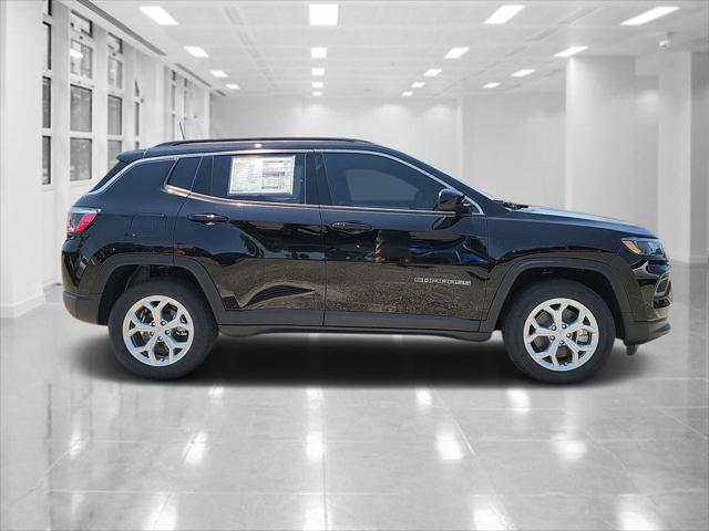 2024 Jeep Compass COMPASS LATITUDE 4X4