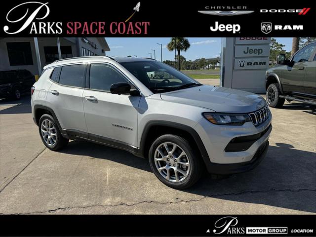 2024 Jeep Compass COMPASS LATITUDE LUX 4X4