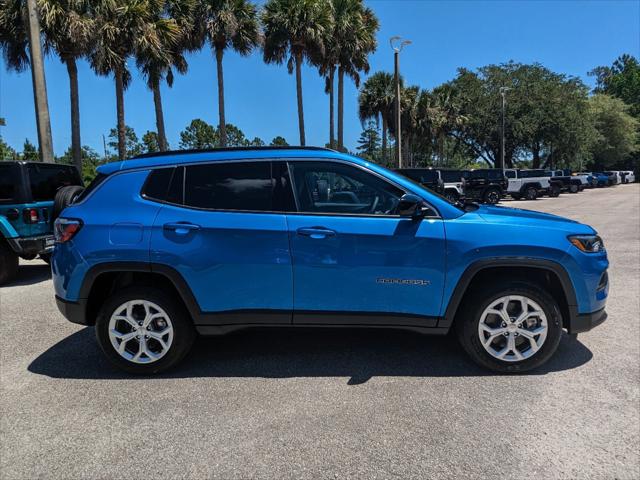 2024 Jeep Compass COMPASS LATITUDE 4X4