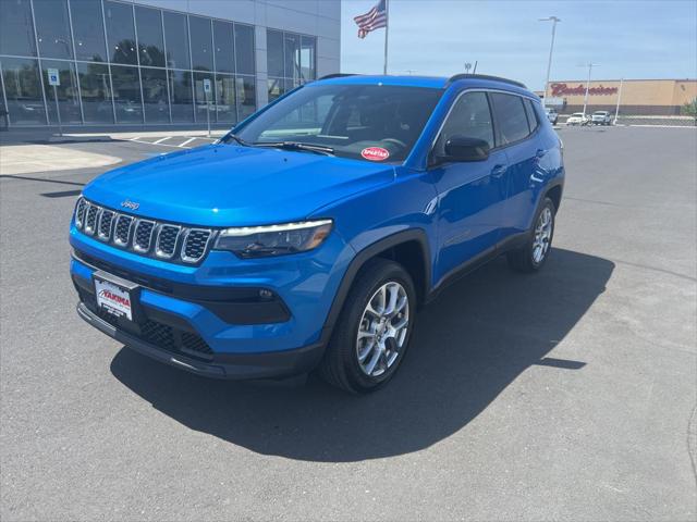 2024 Jeep Compass COMPASS LATITUDE LUX 4X4