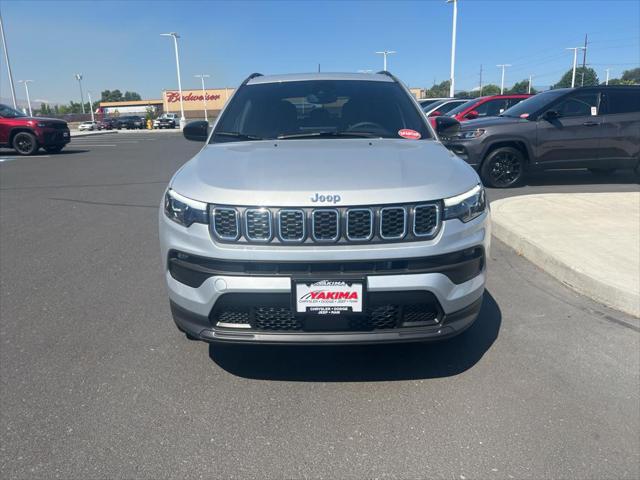 2024 Jeep Compass COMPASS LATITUDE LUX 4X4