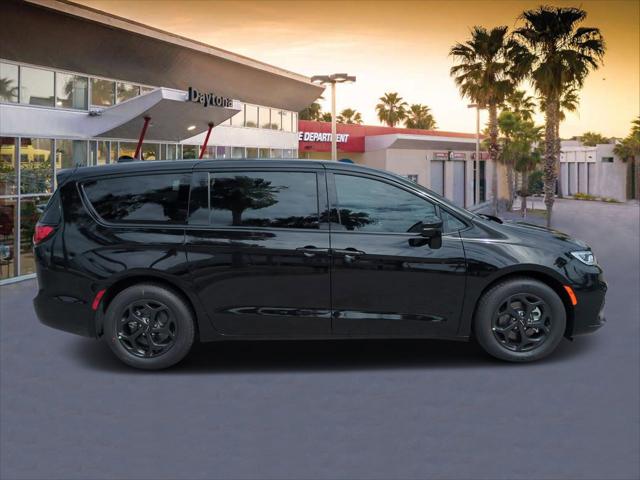 2024 Chrysler Pacifica Hybrid PACIFICA PLUG-IN HYBRID S APPEARANCE