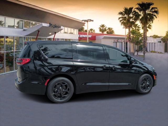 2024 Chrysler Pacifica Hybrid PACIFICA PLUG-IN HYBRID S APPEARANCE