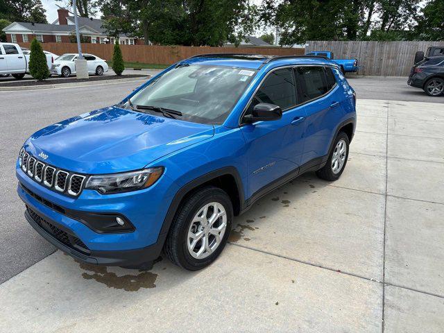 2024 Jeep Compass COMPASS LATITUDE 4X4