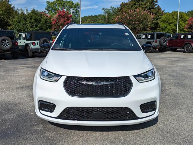 2024 Chrysler Pacifica Hybrid PACIFICA PLUG-IN HYBRID PREMIUM S APPEARANCE