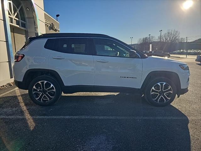 2024 Jeep Compass COMPASS LIMITED 4X4