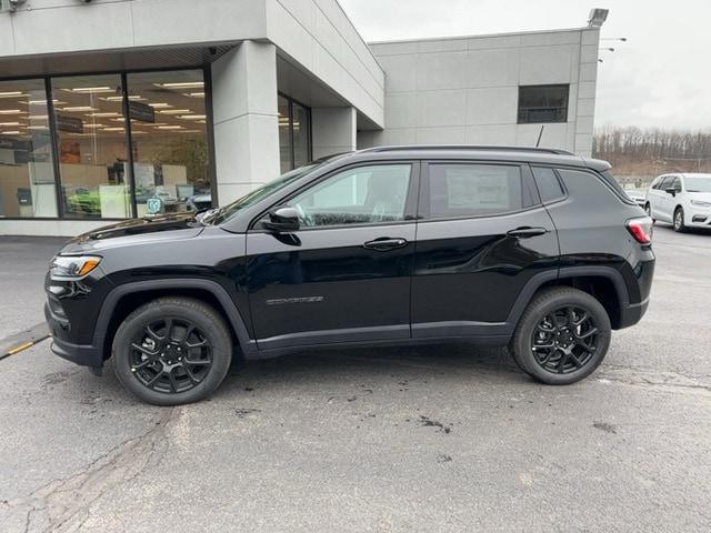 2024 Jeep Compass COMPASS LATITUDE 4X4
