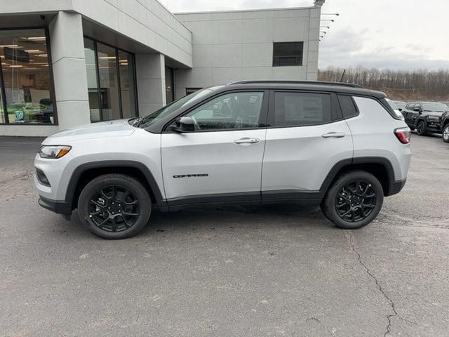 2024 Jeep Compass COMPASS LATITUDE 4X4