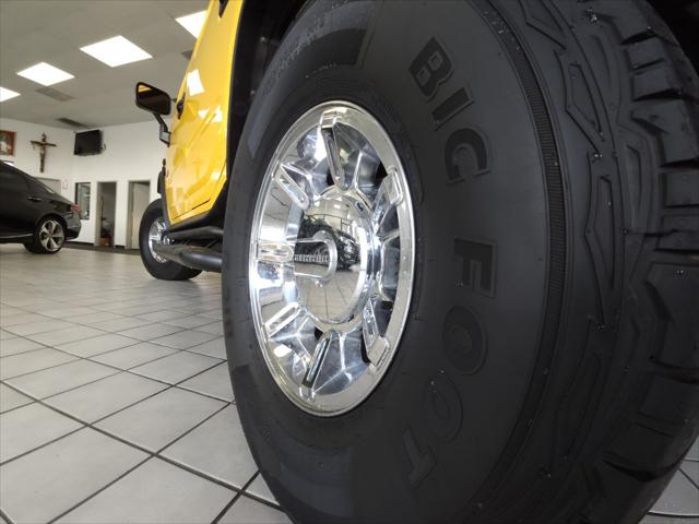 2005 HUMMER H2 Base 4WD 4dr Crew Cab SB Pickup