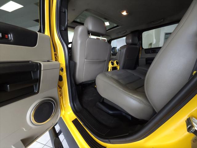 2005 HUMMER H2 Base 4WD 4dr Crew Cab SB Pickup