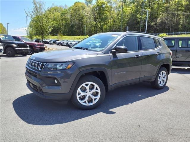 2024 Jeep Compass COMPASS LATITUDE 4X4