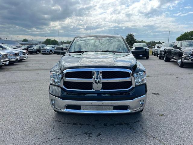 2024 RAM Ram 1500 Classic RAM 1500 CLASSIC TRADESMAN QUAD CAB 4X4 64 BOX