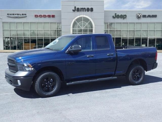 2024 RAM Ram 1500 Classic RAM 1500 CLASSIC TRADESMAN QUAD CAB 4X4 64 BOX