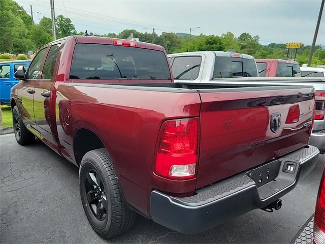 2024 RAM Ram 1500 Classic RAM 1500 CLASSIC TRADESMAN QUAD CAB 4X4 64 BOX