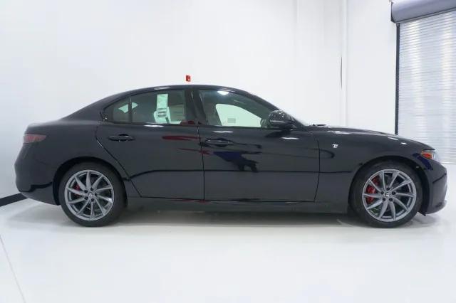 2024 Alfa Romeo Giulia GIULIA Ti RWD