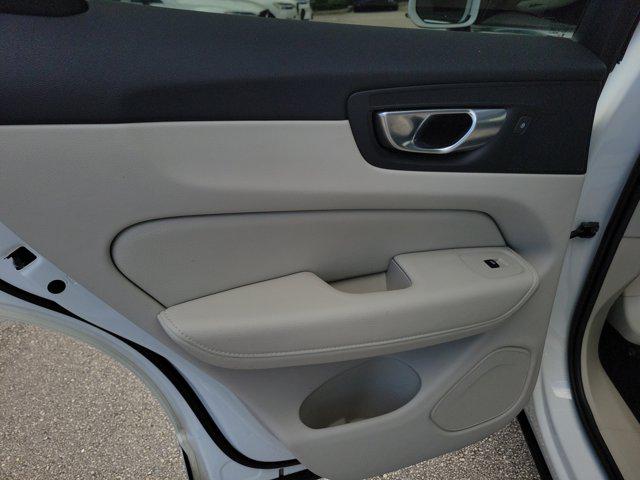 2021 Volvo XC60 T5 Momentum