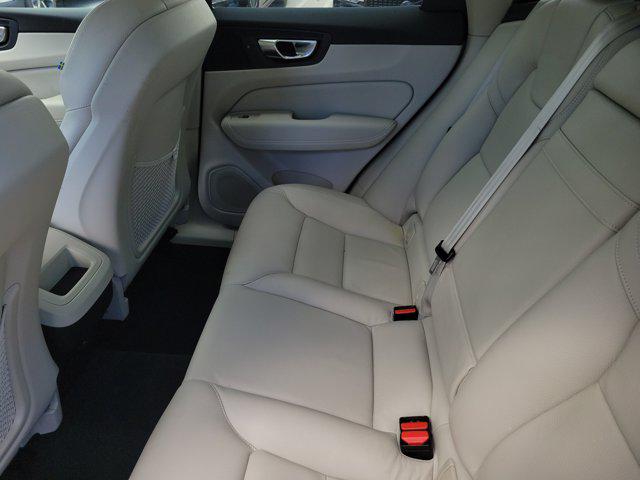 2021 Volvo XC60 T5 Momentum