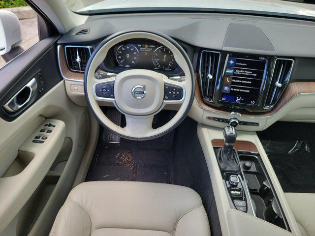 2021 Volvo XC60 T5 Momentum