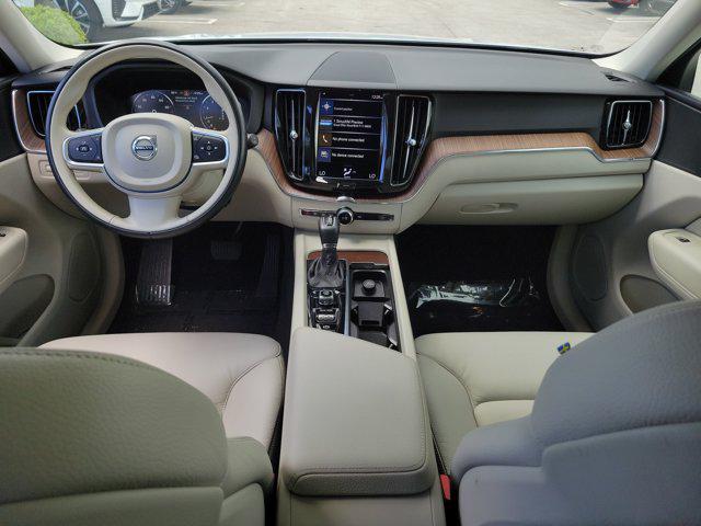 2021 Volvo XC60 T5 Momentum