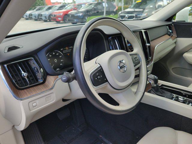 2021 Volvo XC60 T5 Momentum