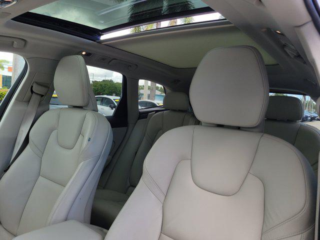 2021 Volvo XC60 T5 Momentum