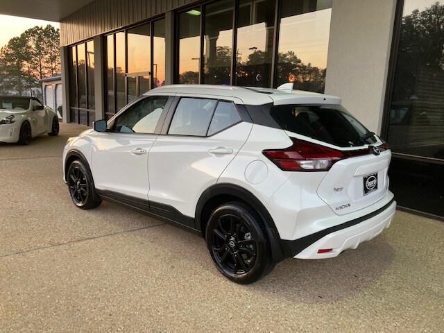 2023 Nissan Kicks SV Xtronic CVT