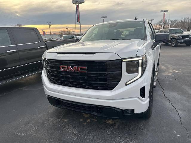 2022 GMC Sierra 1500 4WD Crew Cab Short Box Elevation with 3SB